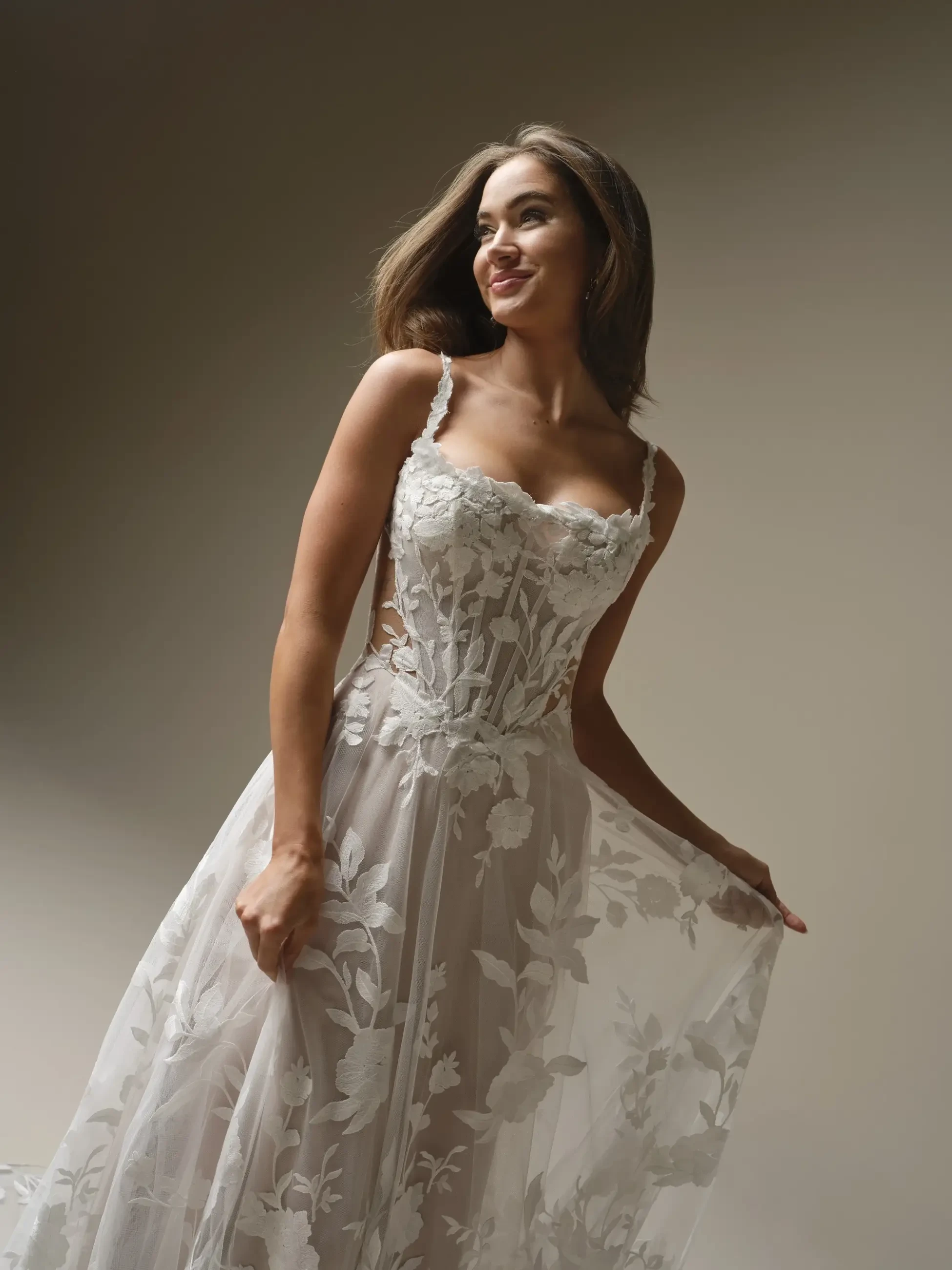 Bridal Style Guide: Classic vs Modern Gown Trends Image