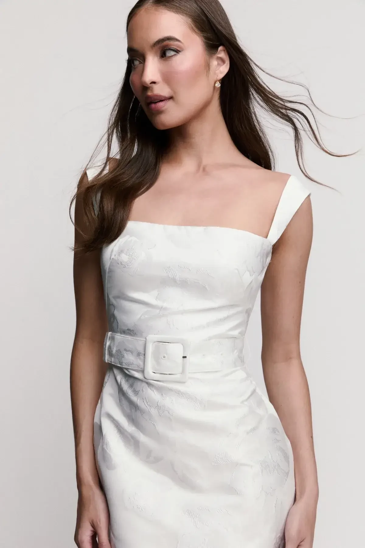 The Ultimate 2026 Autumn Wedding Dress Guide. Desktop Image